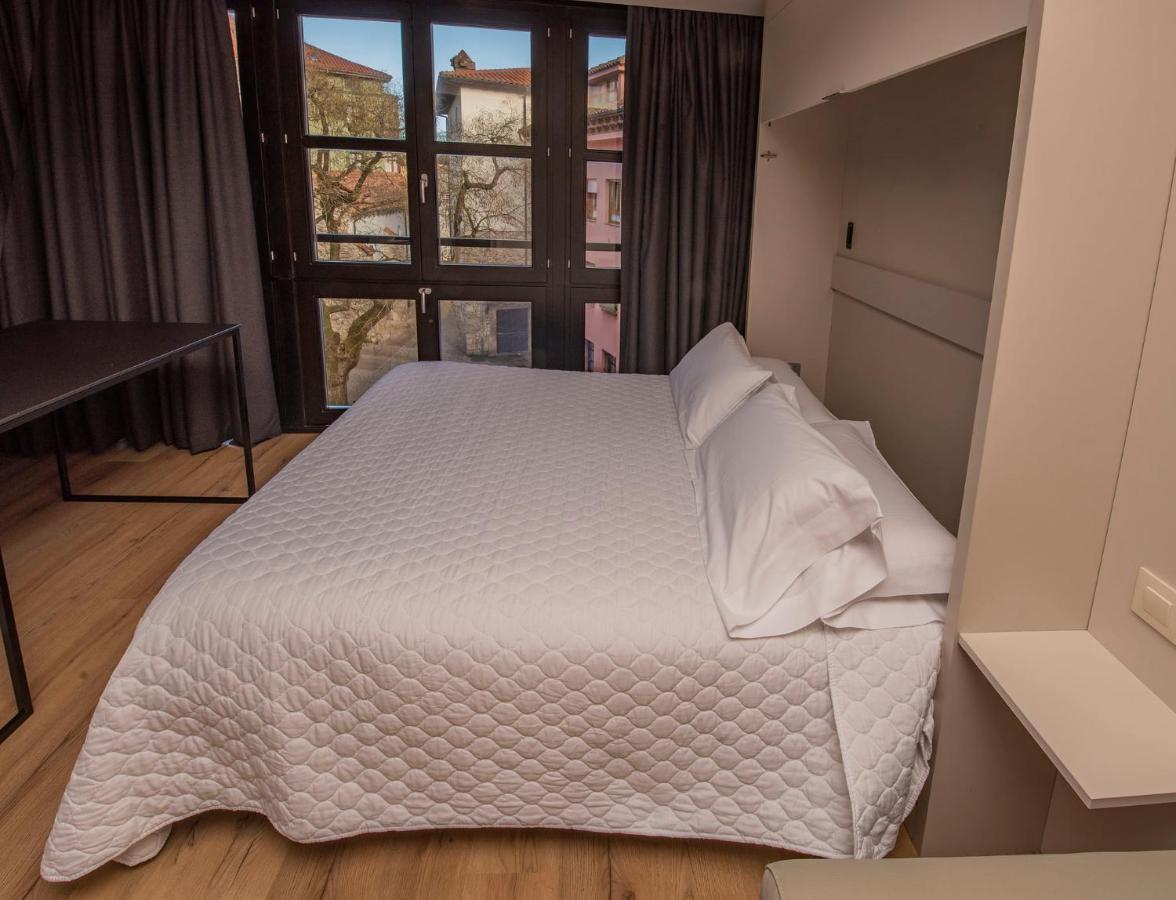 Puerta De Apartment
